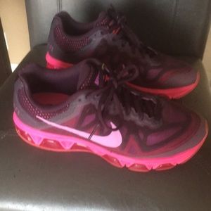 Women’s Nike Max Air running shoes 9.5